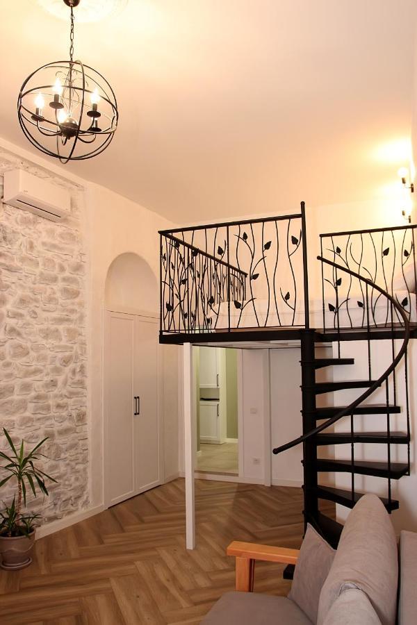 Historical Old City Apartament, Старе Місто , 2 Спальні, Балкон-Тераса, 85 Кв М カームヤネツィ・ポジーリシクィイ 部屋 写真